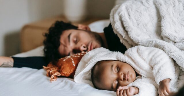 rapporto papà neonato padre bambino ruolo paterno sviluppo bambino consigli