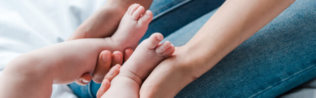 massaggio neonato genitori e poi